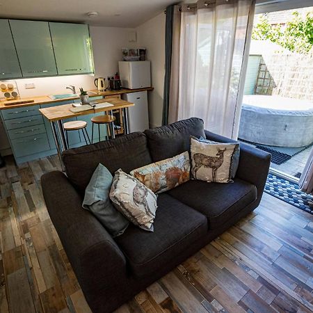 Hideaway Cabin For Two On Edge Of New Forest Hinton  Zewnętrze zdjęcie